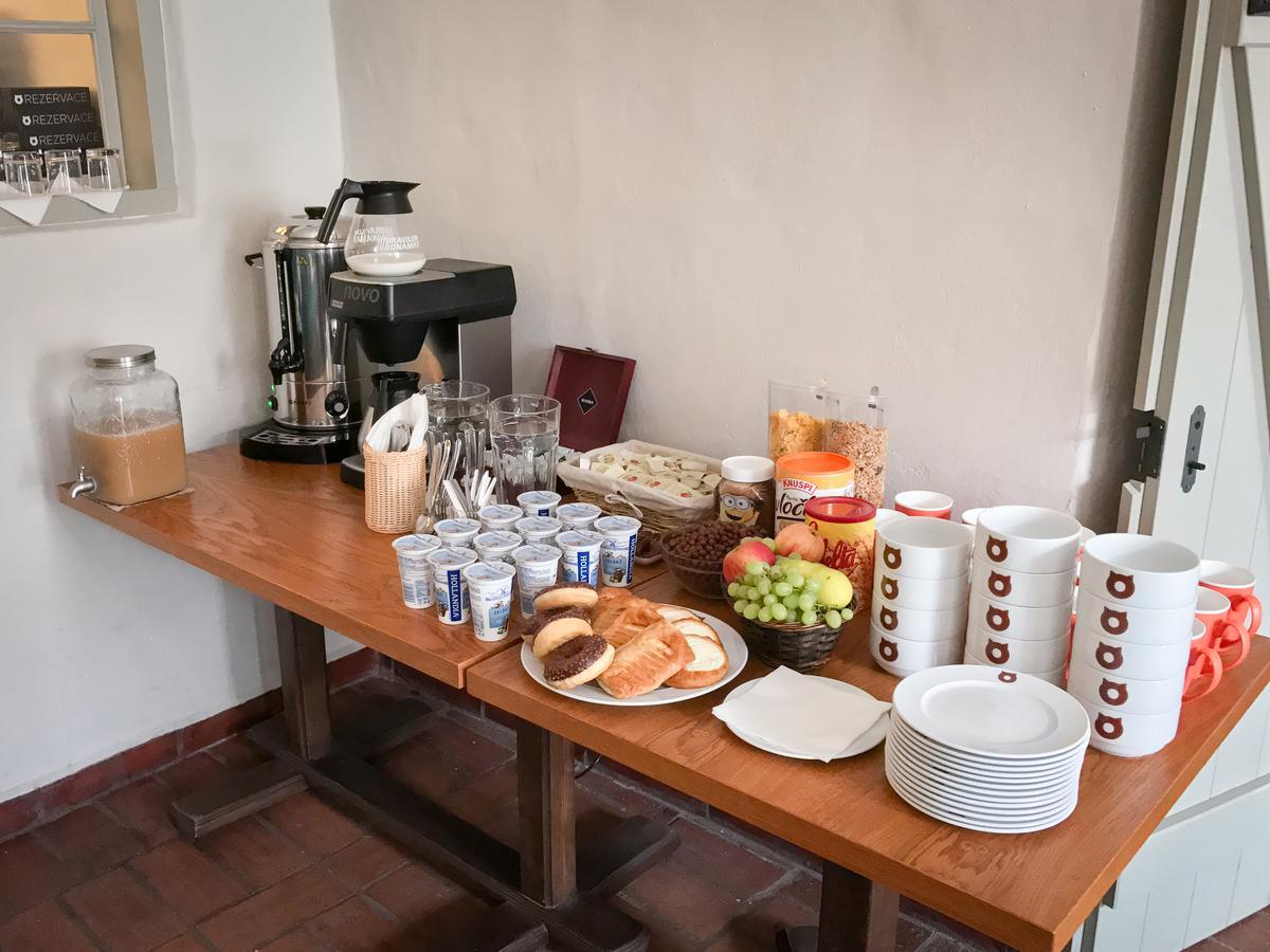 Hotel Kocour Třebíč Екстериор снимка